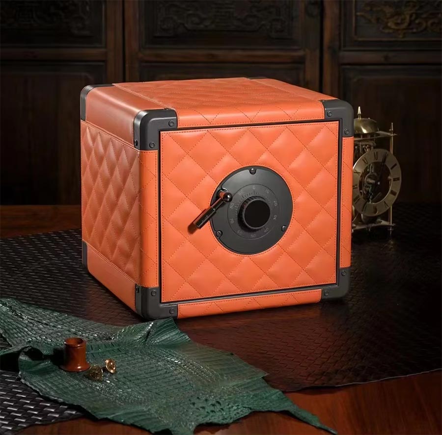 Small 4-Watch Automatic Watch Winder Safe